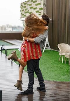 इस एक्ट्रेस को बाहों में समेटे दिखे अर्जुन कपूर, फोटोज़ देख मलाइका को भी होने लगी जलन!