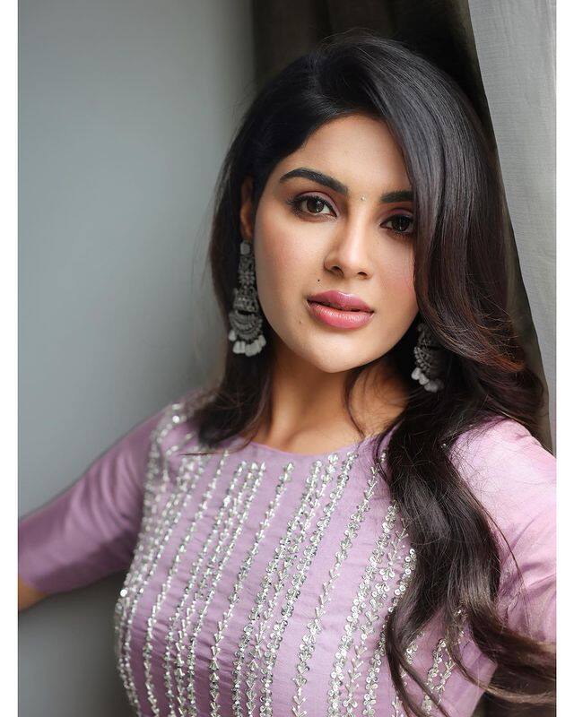 తాజాగా సంయుక్త మీనన్ షేర్ చేసిన ఫోటోలు వైరల్ అవుతున్నాయి. (Photo Courtesy: Samyuktha Menon Instagram)