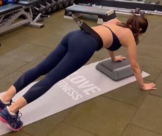 એક્ટ્રેસ સૌફી ચૌધરીનો હોટ જિમ વર્કઆઉટનો વીડિયો થયો વાયરલ 