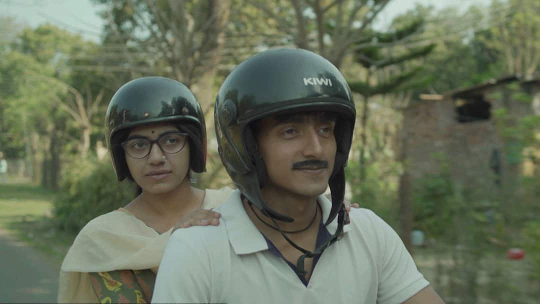 Kholam Kuchi: দুই মেরুর মানুষ প্রেমে পড়লে জীবন কি হয় 'খোলাম কুচি'? Kholam Kuchi: Web series Kholam Kuchi trailer out, know in details Kholam Kuchi: দুই মেরুর মানুষ প্রেমে পড়লে জীবন কি হয় 'খোলাম কুচি'?