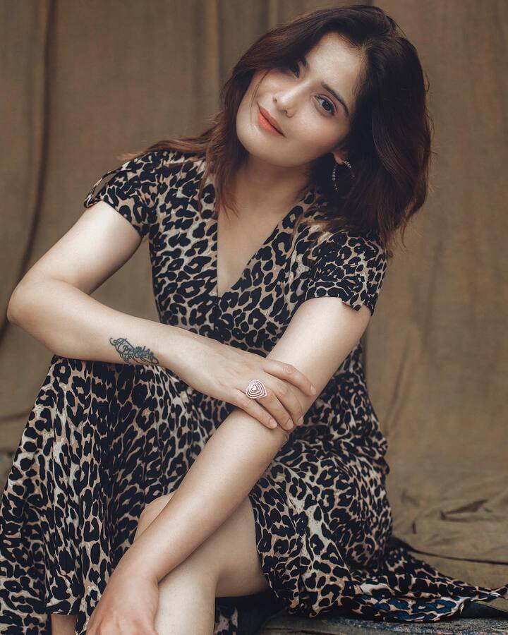 आरती टीव्हीच्या जगापासून दूर असली तरी सोशल मीडियावर ती खूप सक्रिय असते.(Photo:artisingh5/ig)