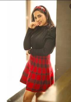 Actress shurshti tange : உன் பார்வை என்னை கொல்ல..நடிகை ஸ்ருஷ்டியின் லேட்டஸ்ட் ஸ்டில்ஸ்.!