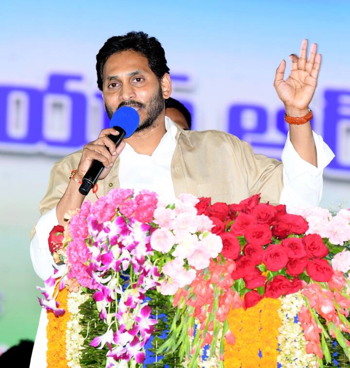 ఈ నాలుగేళ్లలో ఏకంగా 10.25 లక్షల మంది డ్రైవర్లకు రూ.1,025.96 కోట్లను వైఎస్ జగన్ ప్రభుత్వం ఆర్థిక సహాయం చేసింది.