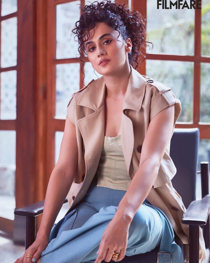 अभिनेत्रीने काही काळापूर्वी हटके लूक शेअर केला आहे.(photo:taapsee/ig)