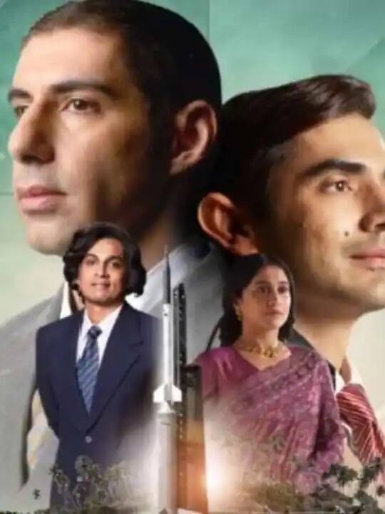 રૉકેટ બૉયઝ - આઠ એપિસૉડની વેબ સીરીઝ 'રૉકેટ બૉયઝ' (Rocket Boyz) બે એવા દોસ્તોની કહાણી છે, જે વિજ્ઞાનને એક લેવલ પર લઇ જવા માટે અને પોતાના સપના પુરા કરવા માટે સંઘર્ષ કરે છે, આને 8.9 રેટિંગ મળ્યુ છે.