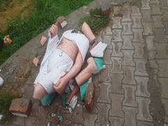 அடுத்தடுத்து தாக்கப்படும் காந்தி சிலைகள்...! குவியும் அரசியல்வாதிகளின் கண்டனங்கள்..!