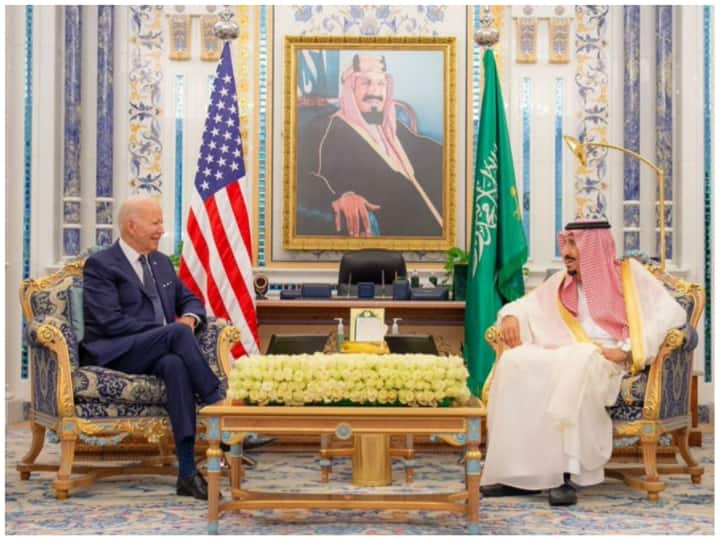 Joe Biden: सऊदी अरब पहुंचे अमेरिकी राष्ट्रपति बाइडेन, युवराज मोहम्मद बिन सलमान ने किया शाही स्वागत