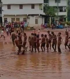 कोल्हापूरमध्ये विद्यार्थ्यांसाठी चिखल महोत्सव