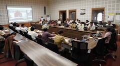 Nashik News : गर्भवती महिलांना 'इमर्जन्सी रोड मॅप', नाशिकच्या नुकसानग्रस्त भागांत उपाययोजना करा, मंत्री डॉ. पवार यांच्या सूचना 