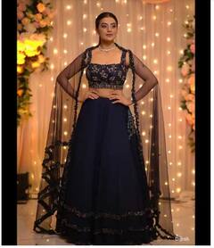 Akshara Singh Traditional Look : ਭੋਜਪੁਰੀ ਅਦਾਕਾਰਾ ਅਕਸ਼ਰਾ ਸਿੰਘ ਫਿਰ ਤੋਂ ਟ੍ਰੇਡਿਸ਼ਨਲ ਲੁੱਕ 'ਚ ਆਈ ਨਜ਼ਰ, ਸਾਦਗੀ ਨੇ ਲੁੱਟੀ ਮਹਿਫ਼ਲ