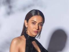 PHOTO : ब्युटी इन ब्लॅक, रकुल प्रीतचा हा लूक होतोय व्हायरल!