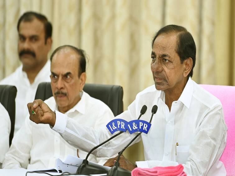 CM KCR Aerial Survey of Flood Affected Areas on Tomorrow  CM KCR Visits Flood Areas: వరద ప్రాంతాల్లో సీఎం కేసీఆర్ పర్యటన - వాతావరణం అనుకూలించక, రోడ్డుమార్గంలోనే