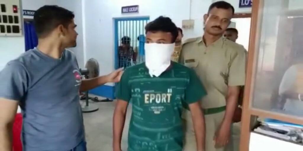 N24 Parganas News: নিজের বাইক নিজেই 'চুরি', থানায় অভিযোগ করে শ্রীঘরে যুুবক Youth Arrested Allegedly For Stealing Own Motorbike In N24 Parganas N24 Parganas News: নিজের বাইক নিজেই 'চুরি', থানায় অভিযোগ করে শ্রীঘরে যুুবক