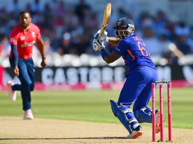 IND vs ENG: “They Will Have To Change Their Mindset” RP Singh Pinpoints India’s Weakness After 100-run Loss To England In 2nd ODI IND vs ENG: सूर्यकुमारला फलंदाजीसाठी कितव्या क्रमांकावर पाठवावं? माजी क्रिकेटपटूचा रोहित शर्माला महत्वाचा सल्ला 