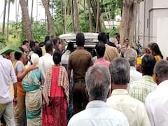 Crime: தேனி : நிலத்தகராறில் மூதாட்டி வெட்டி படுகொலை.. பதற்றத்தில் பெரியகுளம்..