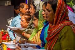 Kashmiri Pandits Welcome Haj Pilgrims, Recite Praises For Prophet Muhammad In Srinagar — Watch