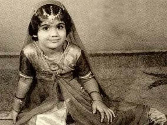 Guess Who: बॉलीवुड की फिटनेस क्वीन है फोटो में दिख रही गोलू-मोलू बच्ची, पहचाना क्या ? Guess Who: बॉलीवुड की फिटनेस क्वीन है फोटो में दिख रही गोलू-मोलू बच्ची, पहचाना क्या ?