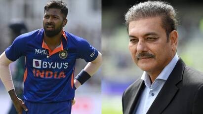 Ravi Shastri opens up on how Hardik Pandya felt after he wasnt retained by MI ahead of IPL 2022 Shastri on Hardik: মুম্বই ইন্ডিয়ান্স ছেড়ে দেওয়ায় স্তম্ভিত হয়ে গিয়েছিলেন হার্দিক, ফাঁস করলেন শাস্ত্রী