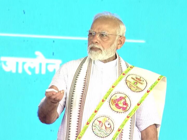 pm narendra modi inaugurates bundelkhand expressway in jalaun Bundelkhand Expressway: पीएम नरेंद्र मोदी ने बुंदेलखंड एक्सप्रेसवे का किया उद्घाटन, 296 किलोमीटर लंबे हाईवे की ये हैं खूबियां