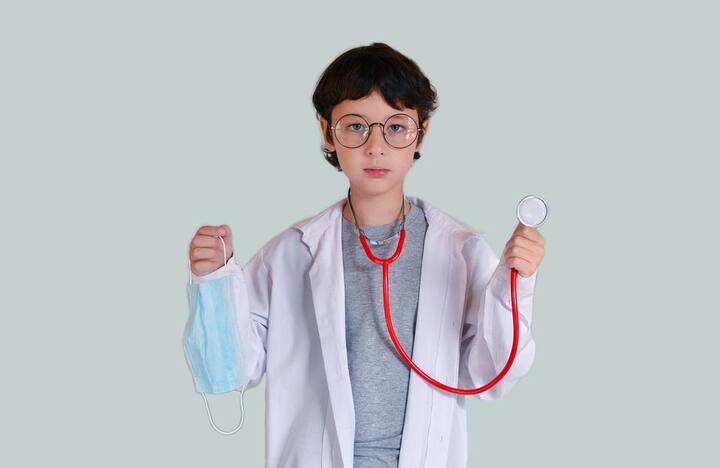 এই সময়ে বাচ্চাদের (Kids Health) কোন কোন অসুখ হওয়ার সম্ভাবনা থাকে, কীভাবেই বা অভিভাবকেরা বাচ্চাদের এই সমস্ত রোগের হাত থেকে রক্ষা করবেন, সে সম্পর্কে জানাচ্ছেন বিশেষজ্ঞরা।