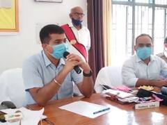 Chandauli News: चंदौली में संपूर्ण समाधान दिवस पर DM ने सुनी शिकायतें, 15 मामलों का मौके पर किया निस्तारण