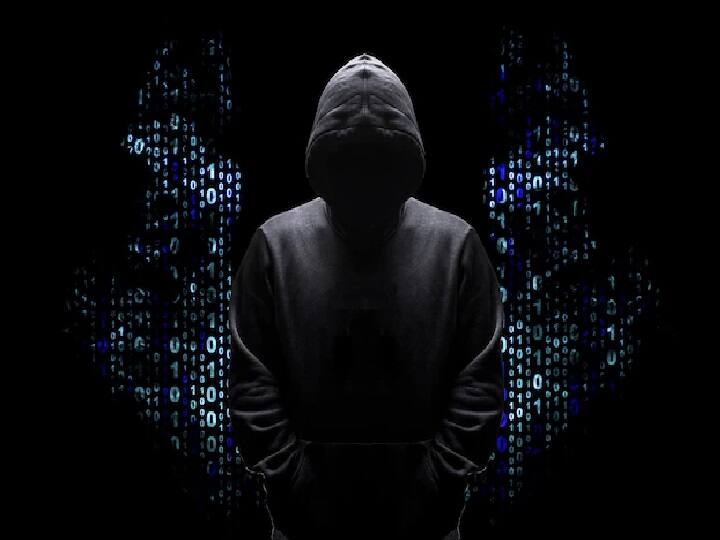 Fraud Links Scam: आजकल के समय में भारत समेत पूरी दुनिया में इंटरनेट का इस्तेमाल बहुत तेजी से बढ़ा है. बढ़ते डिजिटलाइजेशन के लोग घर बैठे केवल इंटरनेट की मदद से ऑनलाइन शॉपिंग, एक खाते से दूसरे खाते में पैसे ट्रांसफर करना, ऑनलाइन बिल जमा करना जैसे की काम कर लेते हैं. इस कारण समय और पैसे दोनों की बचत होती है. बढ़ते इंटरनेट के इस्तेमाल ने जहां लोगों की जिंदगी को आसान बनाया है, लेकिन इसके साथ ही फ्रॉड के मामलों में भी तेजी से बढ़ोतरी हुई हैं. (PC: Freepik)