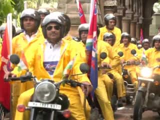 Mumbai News: सेंट्रल रेलवे ने मुंबई से बाइक रैली को हरी झंडी दिखाकर किया रवाना, 'आजादी का अमृत महोत्सव' का मनाया जा रहा जश्न