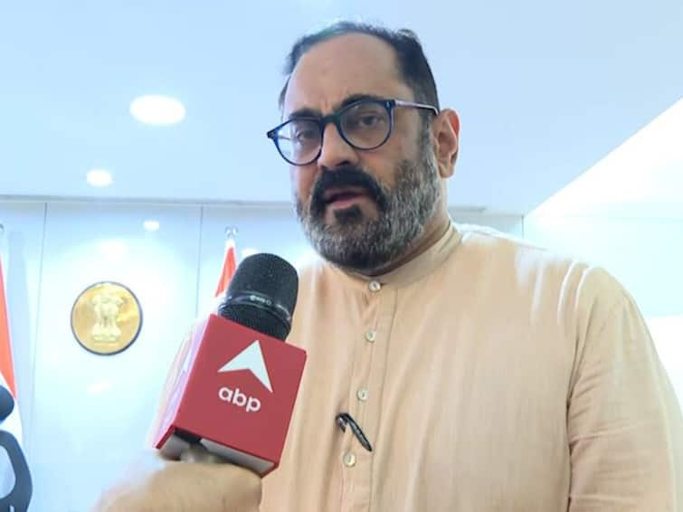 Indian Government wants Big Tech to pay news outlets for using their content, says Rajeev Chandrasekhar New IT Laws: కేంద్రం నిర్ణయంతో పెద్ద సంస్థలకు భారీ షాక్ - ఆ కంటెంట్ వాడితే మనీ కట్టాల్సిందే, త్వరలో ప్రకటన