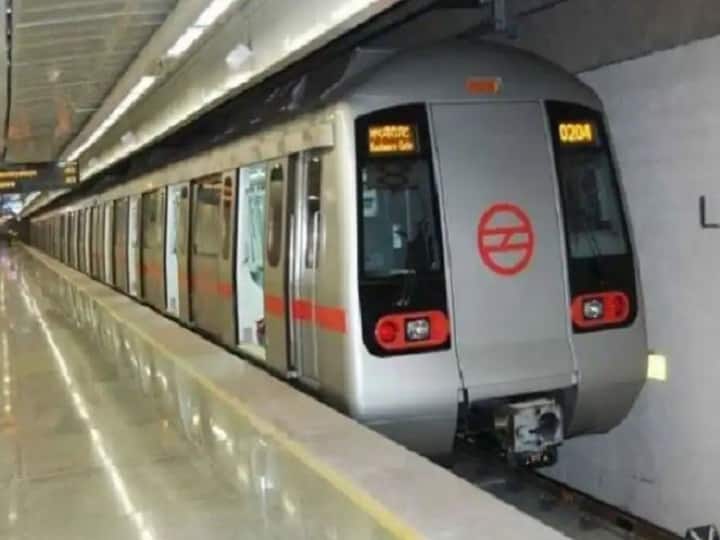 Delhi Metro News Metro will run without drive on Red Line from October in Delhi Delhi Metro News: दिल्ली में रेड लाइन पर बिना ड्राइवर के चलेगी मेट्रो, ट्रायल हुआ पूरा, जानिए खास बातें