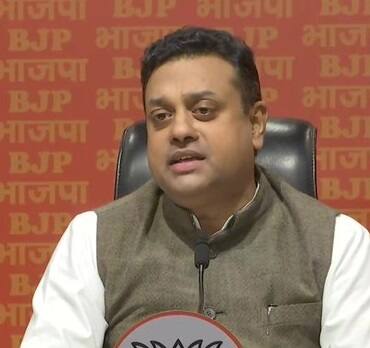 Sonia Gandhi, not Ahmed Patel, driving force behind conspiracy to destabilise Gujarat: BJP ગોધરા કાંડ મામલે ભાજપનો સોનિયા ગાંધી પર સીધો હુમલો,અહમદ પટેલ તો મહોરુ...