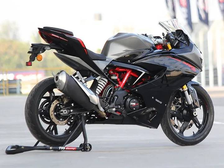 விற்பனைக்கு வந்த BMW G 310 RR -TVS Apache RR310 பைக்குகள்! இரண்டிலும் என்ன ஸ்பெஷல்? எது பெஸ்ட்?