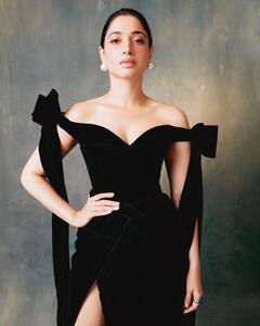 Tamannaah Bhatiya: तमन्नाच्या सौदर्यांची चाहत्यांना भुरळ, क्लासी लूक चर्चेत!