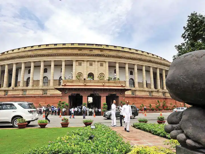 Monsoon Session: Speaker has called an all-party meeting regarding the Monsoon session of Parliament, know which bills may cause uproar Monsoon Session : ਸੰਸਦ ਦੇ ਮਾਨਸੂਨ ਸੈਸ਼ਨ ਨੂੰ ਲੈ ਕੇ ਸਪੀਕਰ ਨੇ ਬੁਲਾਈ ਸਰਬ ਪਾਰਟੀ ਮੀਟਿੰਗ, ਜਾਣੋ ਕਿਹੜੇ ਬਿੱਲਾਂ 'ਤੇ ਹੋ ਸਕਦੈ ਹੰਗਾਮਾ