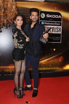 अवॉर्ड फंक्शन में Karan Kundrra और Tejasswi Prakash ने चुराई पूरी लाइमलाइट, बॉडी हगिंग ड्रेस में 'नागिन' ने बढ़ाया पारा