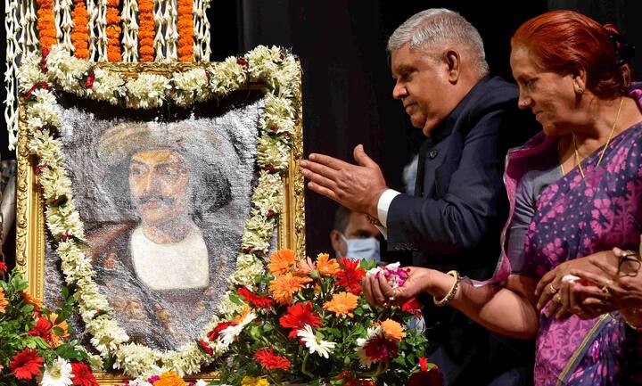 ১৯৭৮-৭৯ সালে রাজস্থান বিশ্ববিদ্যালয় থেকে LLB পাস করেন তিনি। আইনজীবী হিসাবে দীর্ঘদিন রাজস্থান হাইকোর্ট ও সুপ্রিম কোর্টে প্র্যাকটিস করেছেন জগদীপ ধনখড়। ছবি: পিটিআই/গেটি