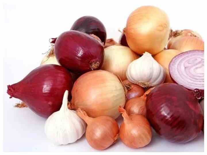 Onion Benefits : स्वयंपाकघरातील कांदा हा अनेक आरोग्यावर रामबाण उपाय आहे.