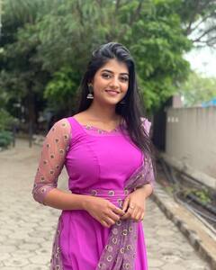 gabriella charlton:  ரோசு ரோசு ரோசு அழகான ரோசு நீ! சீரியல் நடிகை கேப்ரியல்லா வைரல் ஃபோட்டோஸ் !