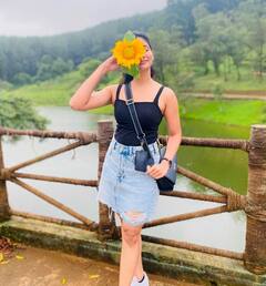 Actress Losliya: பிக்பாஸ் பிரபலம் லாசிலியாவின் க்யூட் கிளிக்ஸ்!