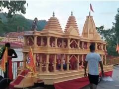 Kanwar Yatra 2022: हरिद्वार कांवड़ यात्रा में दिखी अयोध्या के 'राम मंदिर' की झलक, कांवड़ियों पर हुई फूलों की वर्षा