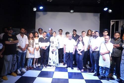 খুব শীঘ্রই ক্লিক ওটিটি প্ল্যাটফর্মে মুক্তি পেতে চলেছে 'জনি বনি'। অভিজিৎ চৌধুরী পরিচালিত এই সিরিজ বলবে এক পুলিশ অফিসার ও দাবাড়ুর গল্প। শহরে হয়ে গেল ট্রেলার লঞ্চ অনুষ্ঠান।