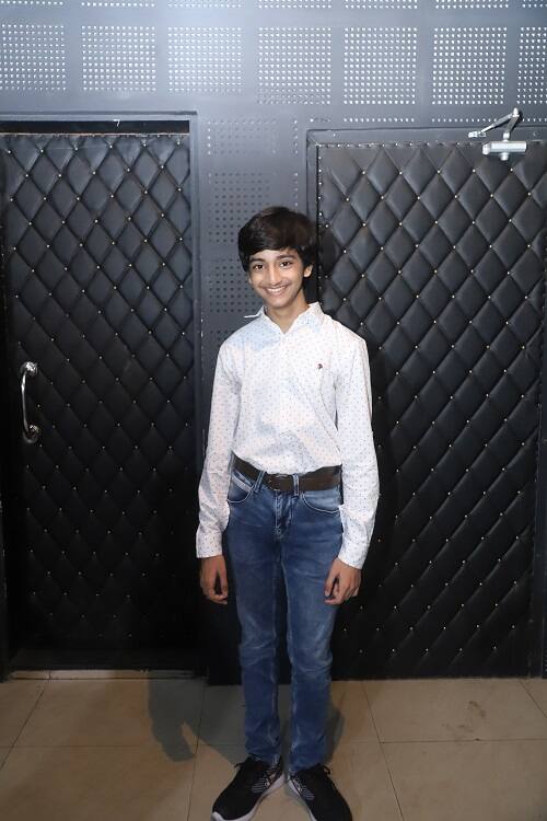 গল্পের তরুণ পুলিশ অফিসার জনার্দন দাস ওরফে জনির সঙ্গে এদিনের অনুষ্ঠানে হাজির ছিলেন কিশোর দাবাড়ু বনিও।