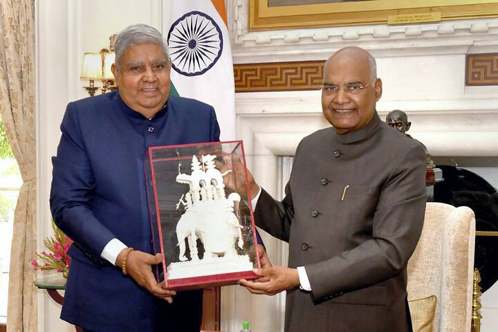 শনিবার সন্ধেয় উপ রাষ্ট্রপতি পদপ্রার্থী বাছাই করতে বৈঠকে বসে বিজেপির সংসদীয় বোর্ড। উপস্থিত ছিলেন নরেন্দ্র মোদি, অমিত শাহ, জেপি নাড্ডা, রাজনাথ সিং। সেখানেই জগদীপ ধনখড়কে প্রার্থী করার সিদ্ধান্ত চূড়ান্ত হয়। ছবি: পিটিআই/গেটি