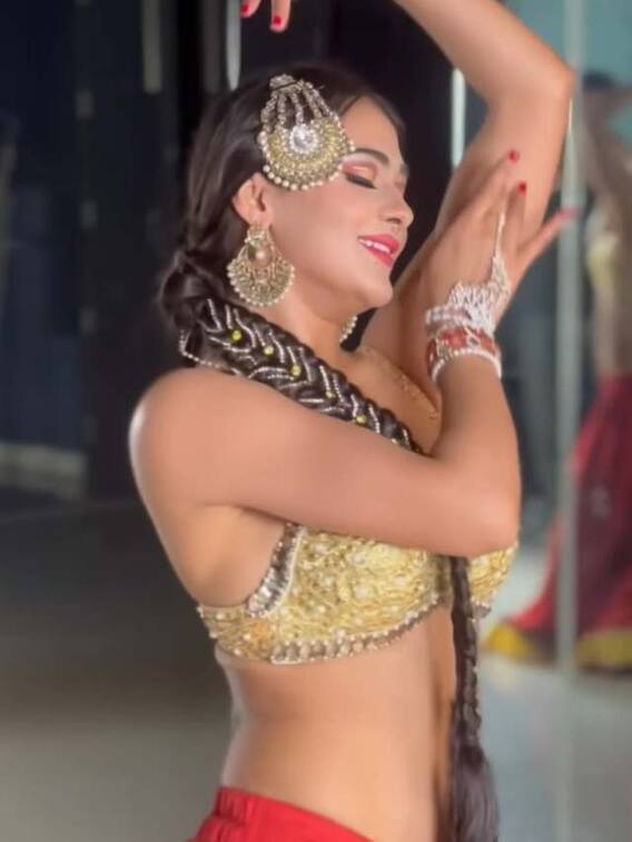 नम्रता मल्ला की नमकीन अदाएं