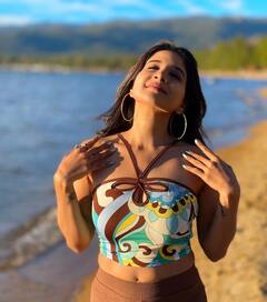 Actress Sakshi Agarwal: ஒரு கண் ஜாடை செய்தாலே.....நடிகை சாக்‌ஷி அகர்வால் பீச் ஃபோட்டோஸ் !