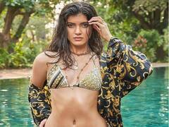 Shanaya Kapoor की पहली ही फिल्म ‘बेधड़क’ हो गई डिब्बा बंद, क्या Karan Johar मुकर गए अपने वादे से?