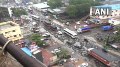 गुजरातमध्ये पावसामुळे खड्ड्यात रस्ता...नॅशनल हाय वे-48 चे फोटो पाहा