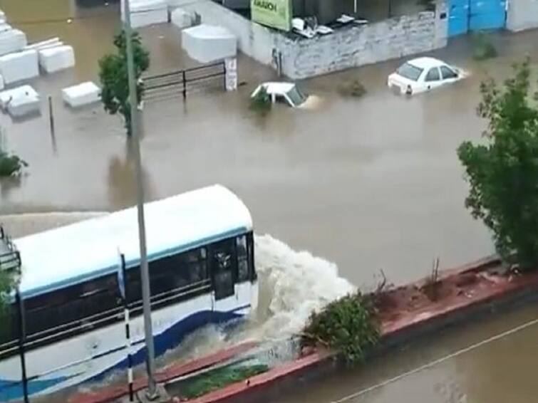 Karimnagar People Facing Problems With Rain Rains in Karimnagar: కరీంనగర్ లో మళ్లీ వర్షాలు.. కన్నీరుమున్నీరవుతున్న అన్నదాతలు!