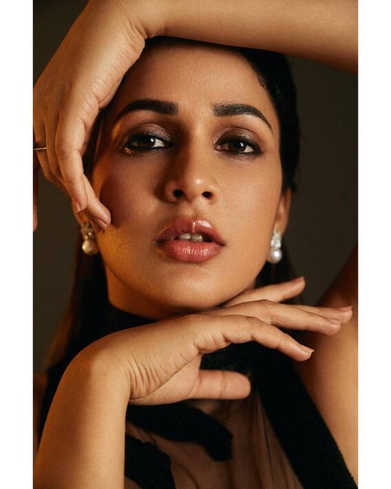 Lavanya Tripathi: బ్లాక్ డ్రెస్ లో లావణ్య త్రిపాఠి స్టైలిష్ లుక్!