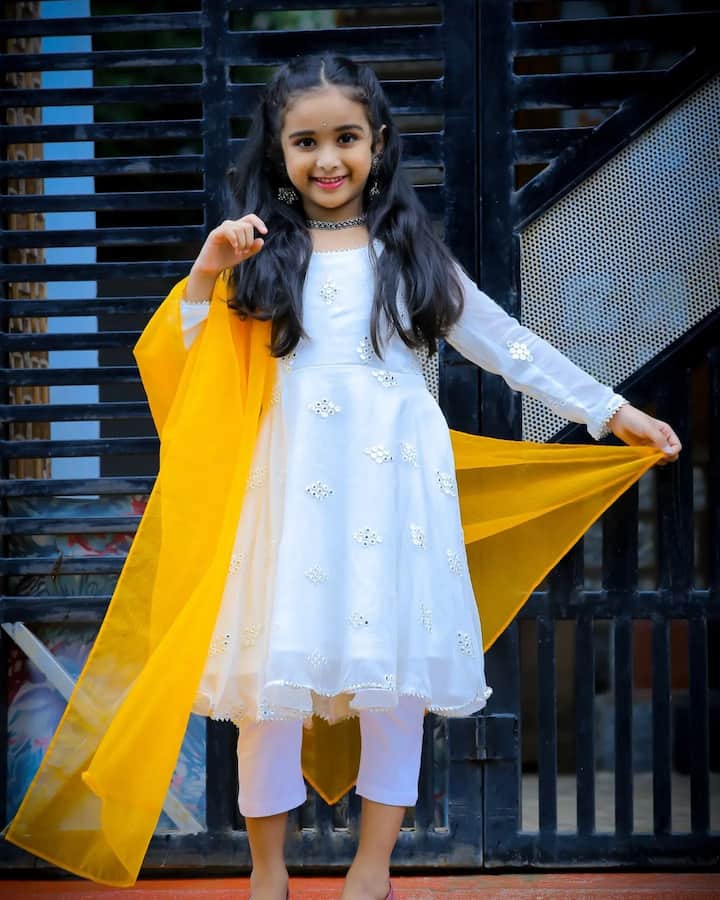 ఎన్నెన్నో జన్మలబంధం ఖుషి ( నైనిక) (Image credit: Minnu Nainika/Instagram)
