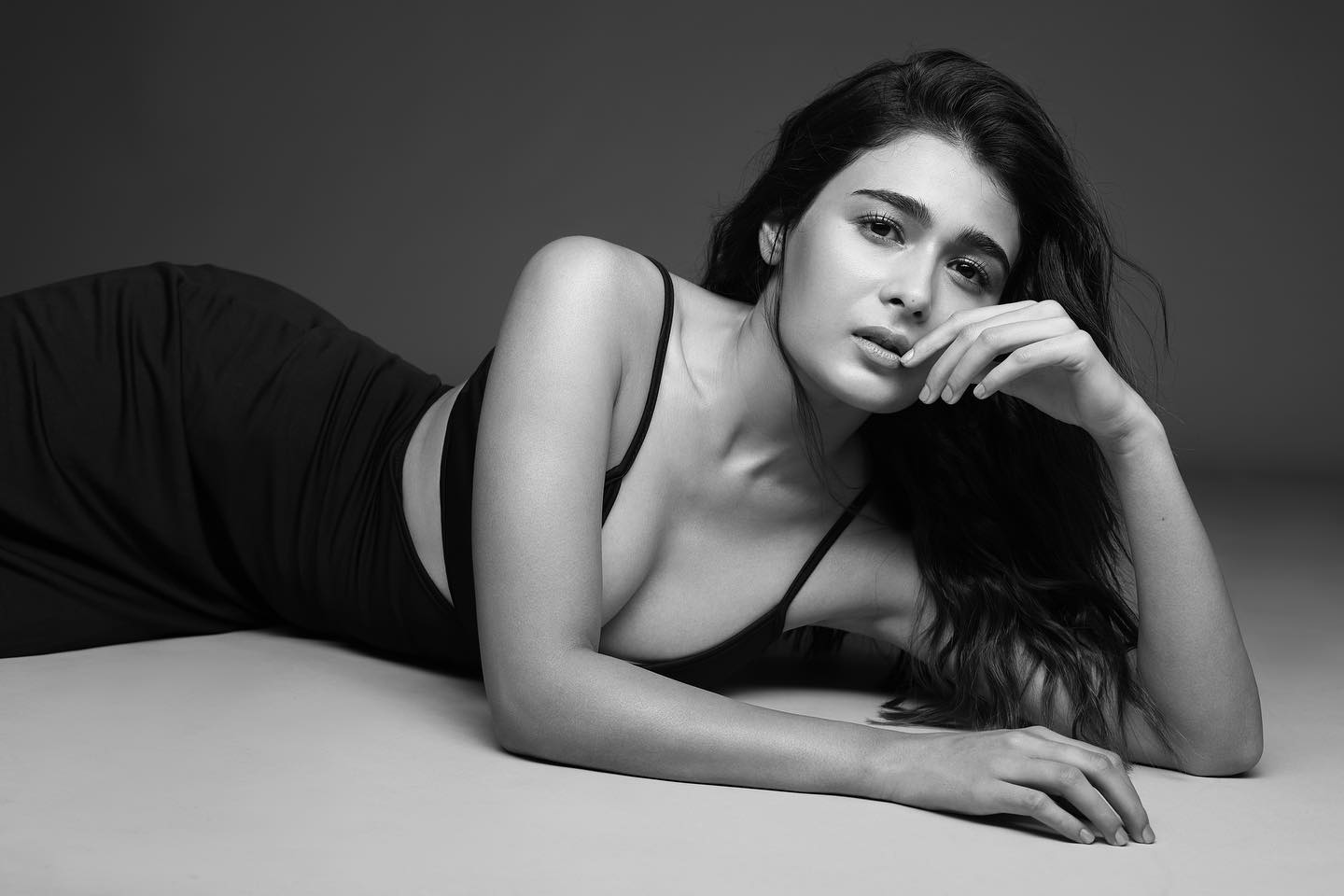 Arjun Reddy' fame Shalini Pandey is a hot mess and these sexy photos are  proof